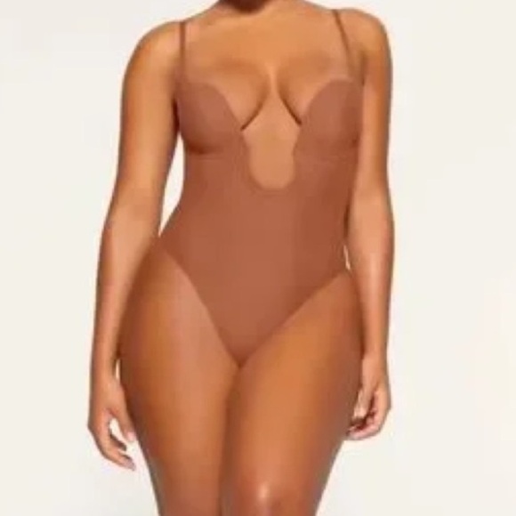 SKIMS Other - SKIMS Deep Plunge Shapewear Bodysuit | Bronze